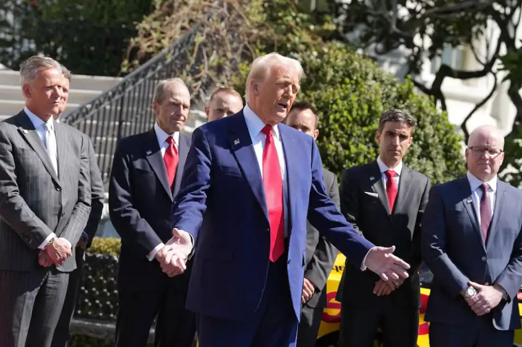 Trump defiende aranceles pese a costo para clase media: «Todo irá bien»
