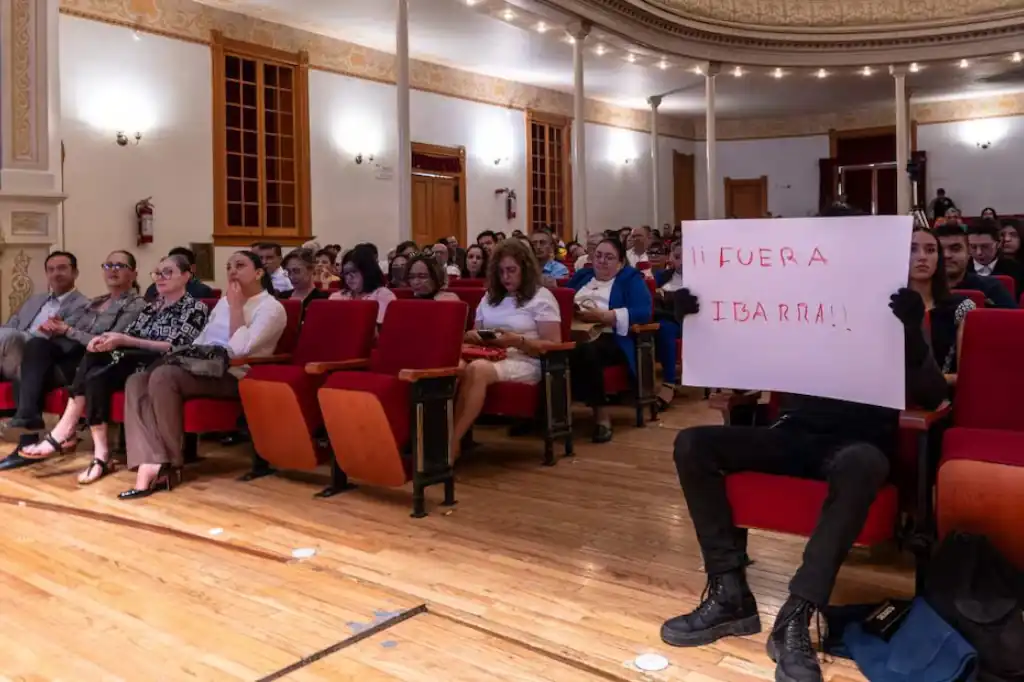 Estudiantes de la Universidad Autonoma de Zacatecas exigen expulsión definitiva del exrector Rubén Ibarra Reyes por abuso sexual