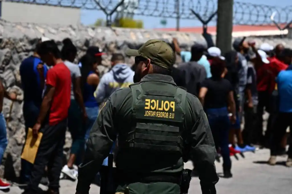 Sheinbaum condena redadas en Los Ángeles y pide respeto a migrantes