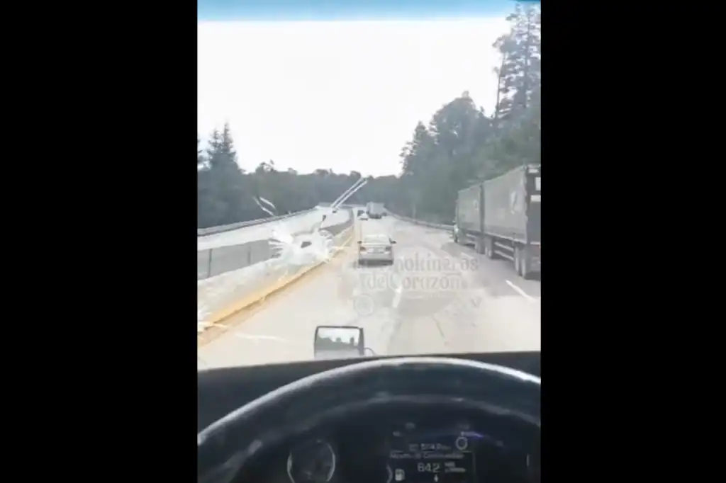 VIDEO: Trailero es baleado durante intento de asalto en la México-Puebla