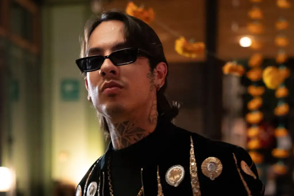 Natanael Cano protagoniza pelea y destroza equipo durante cierre del Baja Beach Fest