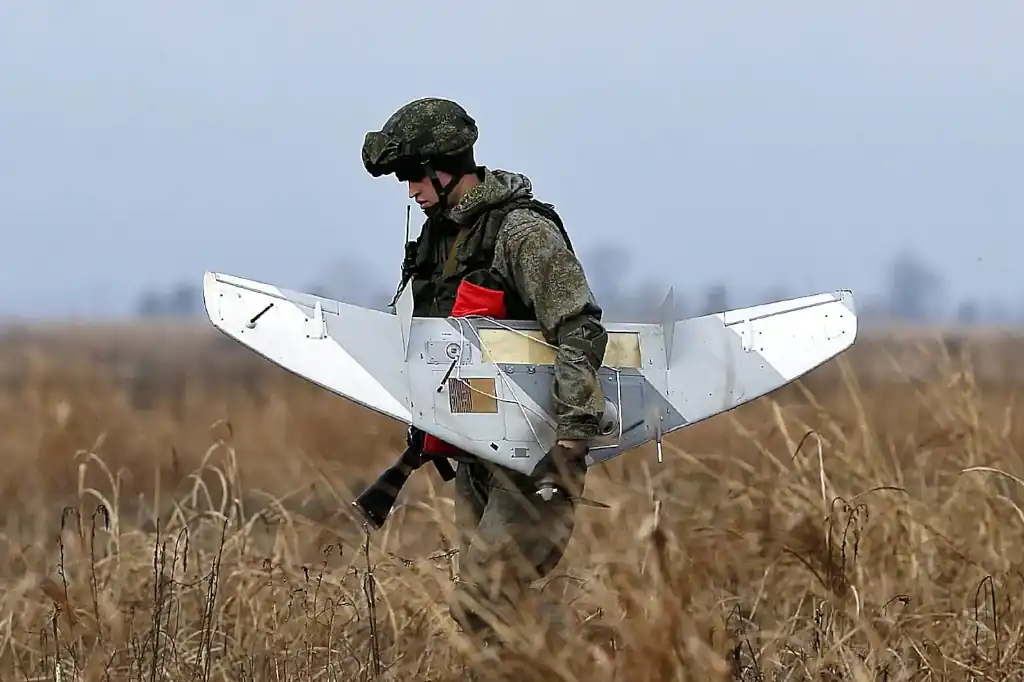 Polonia derriba drones rusos en su espacio aéreo, «agresión» eleva tensiones en Europa