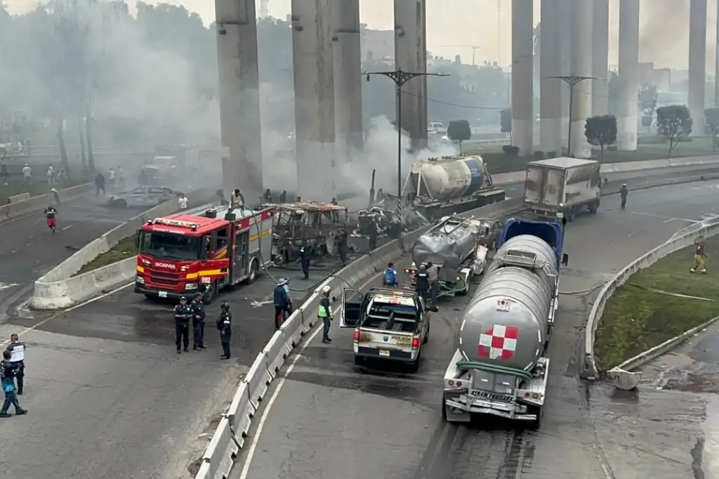 Confirman cinco muertos y 90 heridos tras explosión de pipa de gas en Puente de la Concordia en Iztapalapa