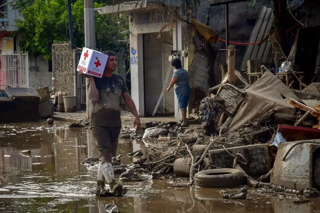 Universidad de Veracruz busca a estudiantes desaparecidos tras inundaciones; confirman dos muertos