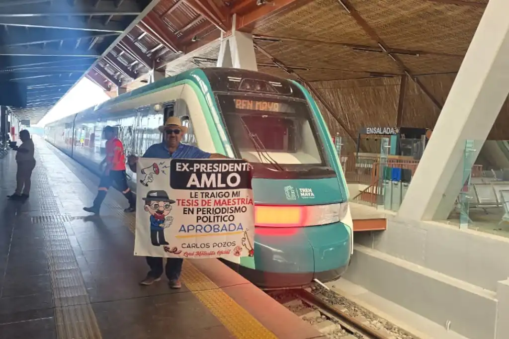 Lord Molécula viaja a Palenque para entregar su tesis a AMLO y desata críticas en redes