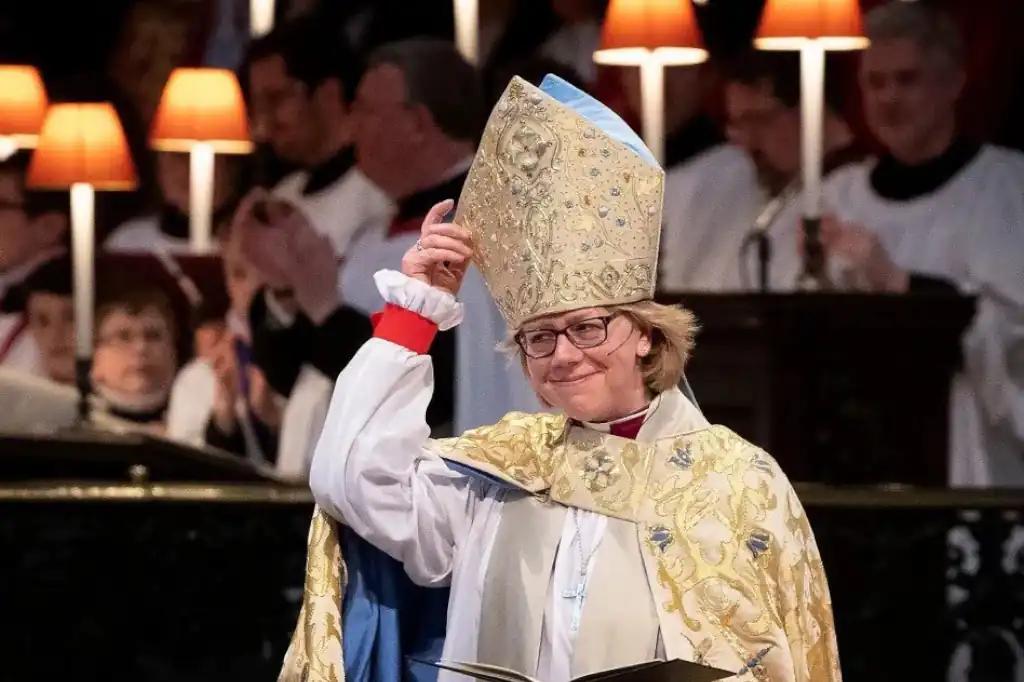 Sarah Mullally, la primera mujer en liderar la Iglesia de Inglaterra en casi 500 años