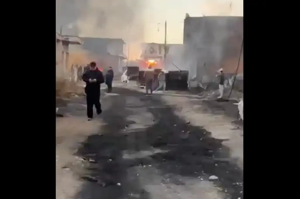 Incendio en bodega de “huachicol” deja 4 heridos graves y daños en La Piedad, Michoacán