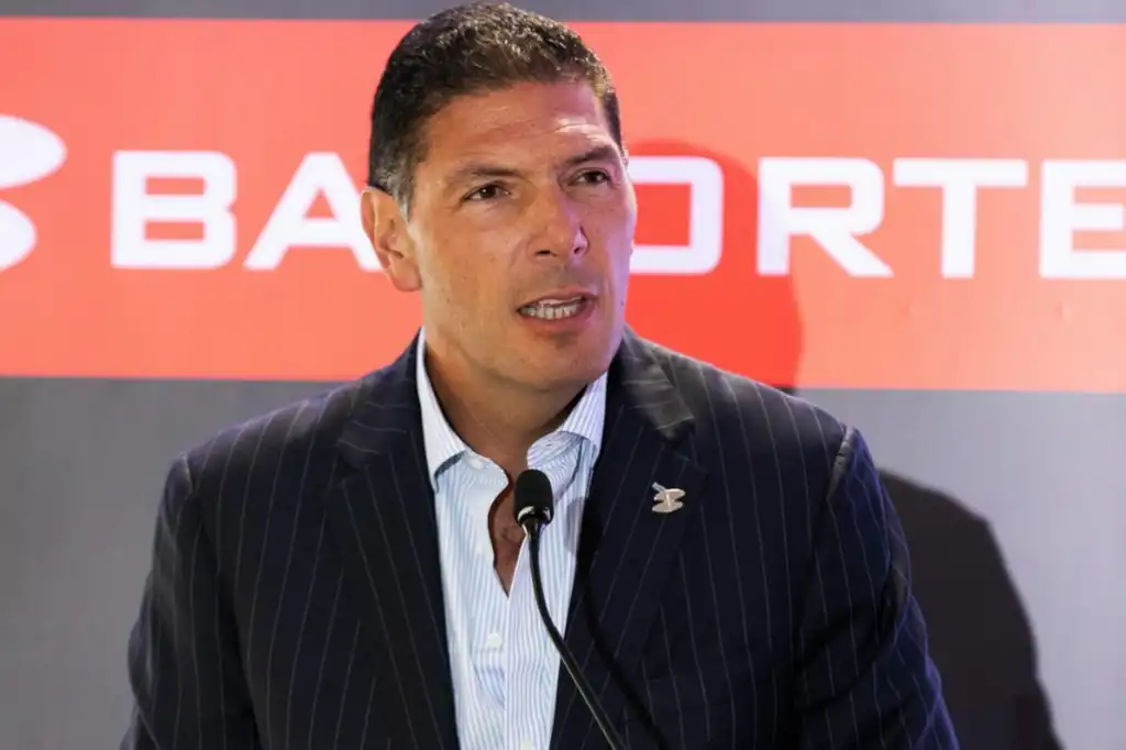 ¿Quién es Carlos Hank González?