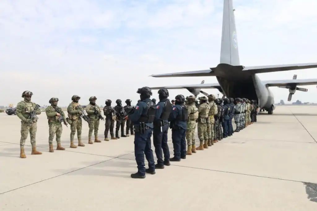 Trasladan a 37 reos de alto impacto a Estados Unidos desde el penal del Altiplano