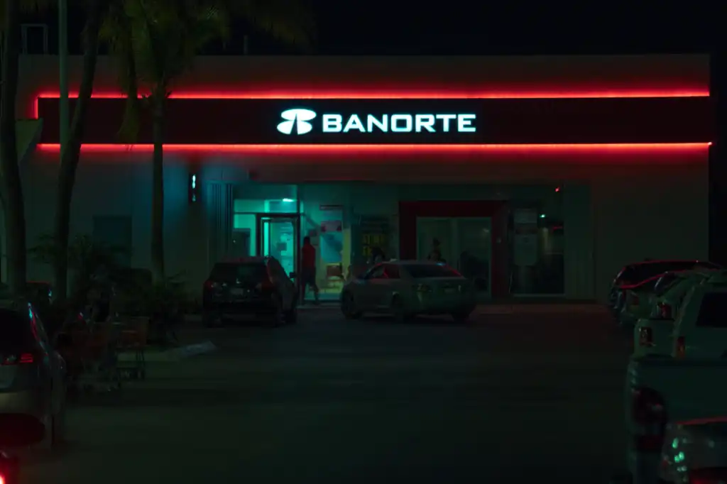 Banorte supera expectativas en el 4T25 con sólido crecimiento en cartera y utilidad neta