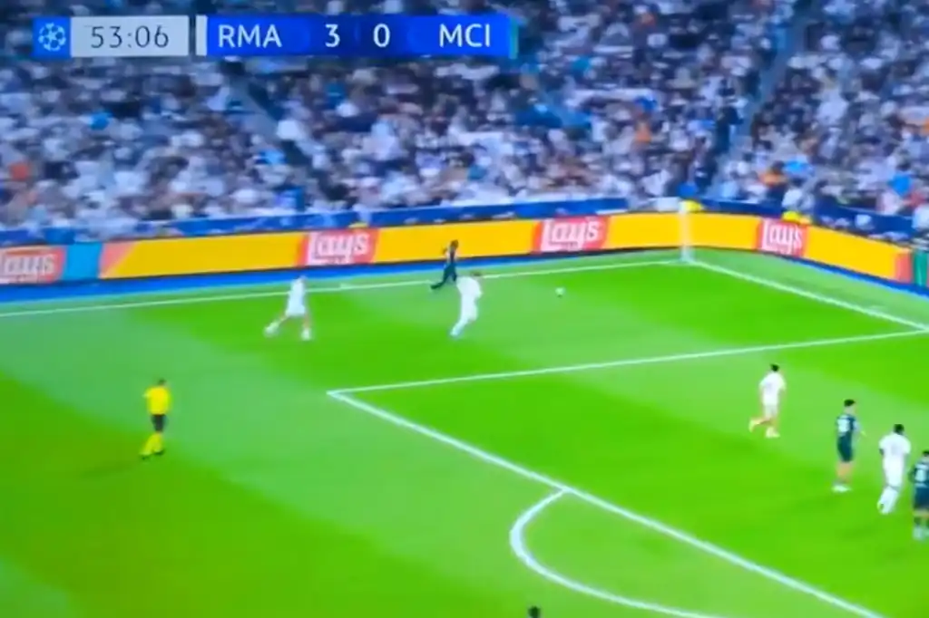 La “desaparición” de Jeremy Doku en Champions desata teorías virales y memes en redes