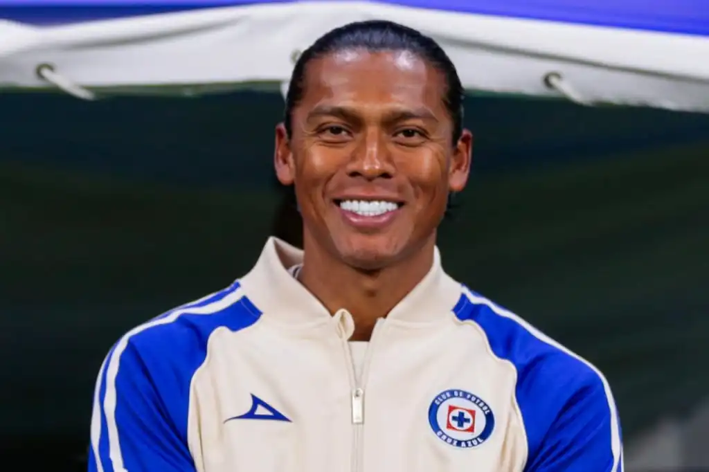 Joel Huiqui es ratificado en Cruz Azul tras conquistar la décima estrella de la Máquina
