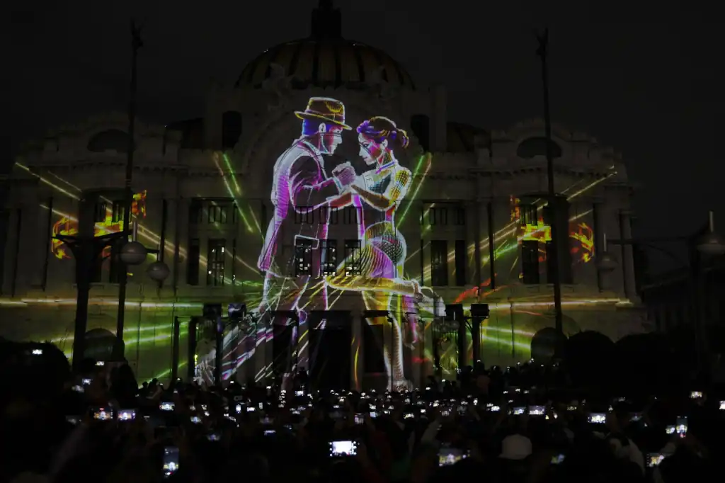 Bellas Artes se ilumina con un espectaculo de videomapping gratuito