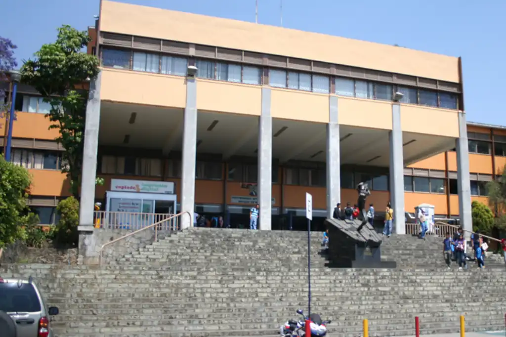 Asesinato de estudiantes de la UAEM sacude a Cuernavaca; revisarán mandos de seguridad